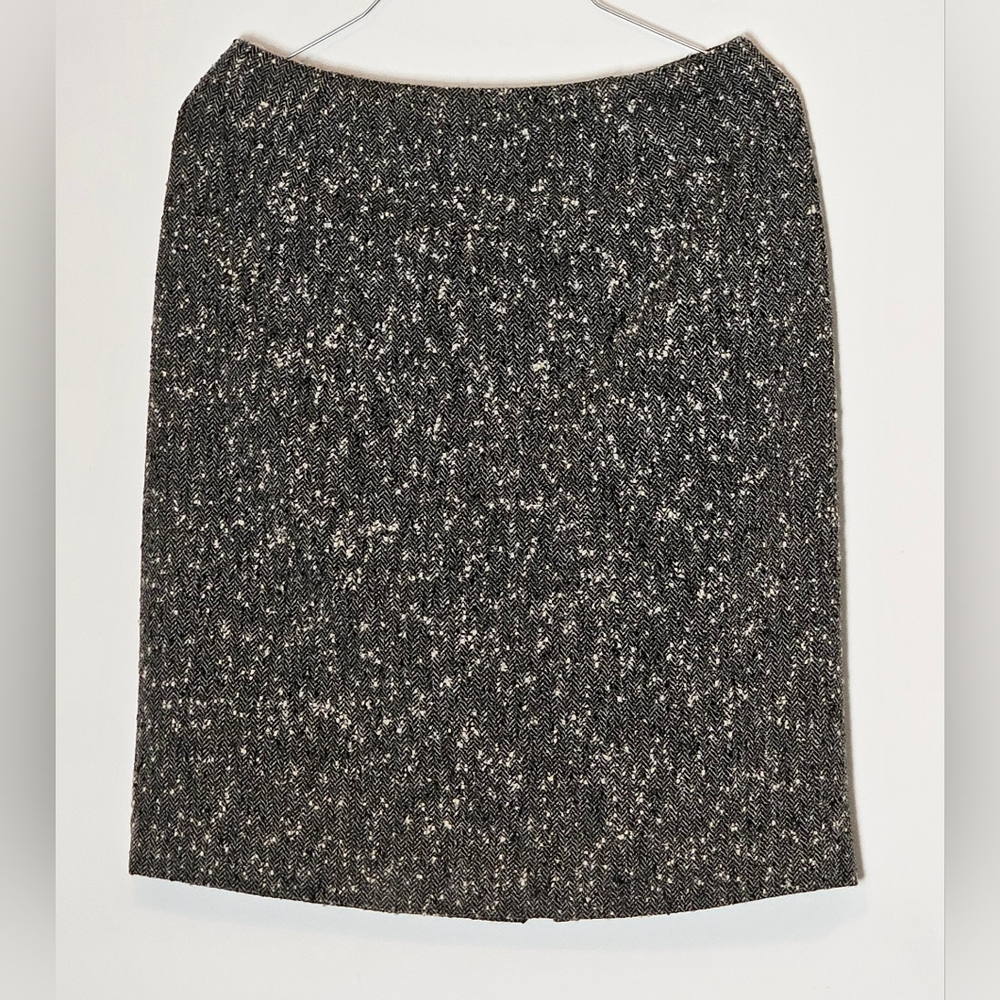 Neiman Marcus Women's Mini Skirt Black White Wool Blend Tweed Size 6.